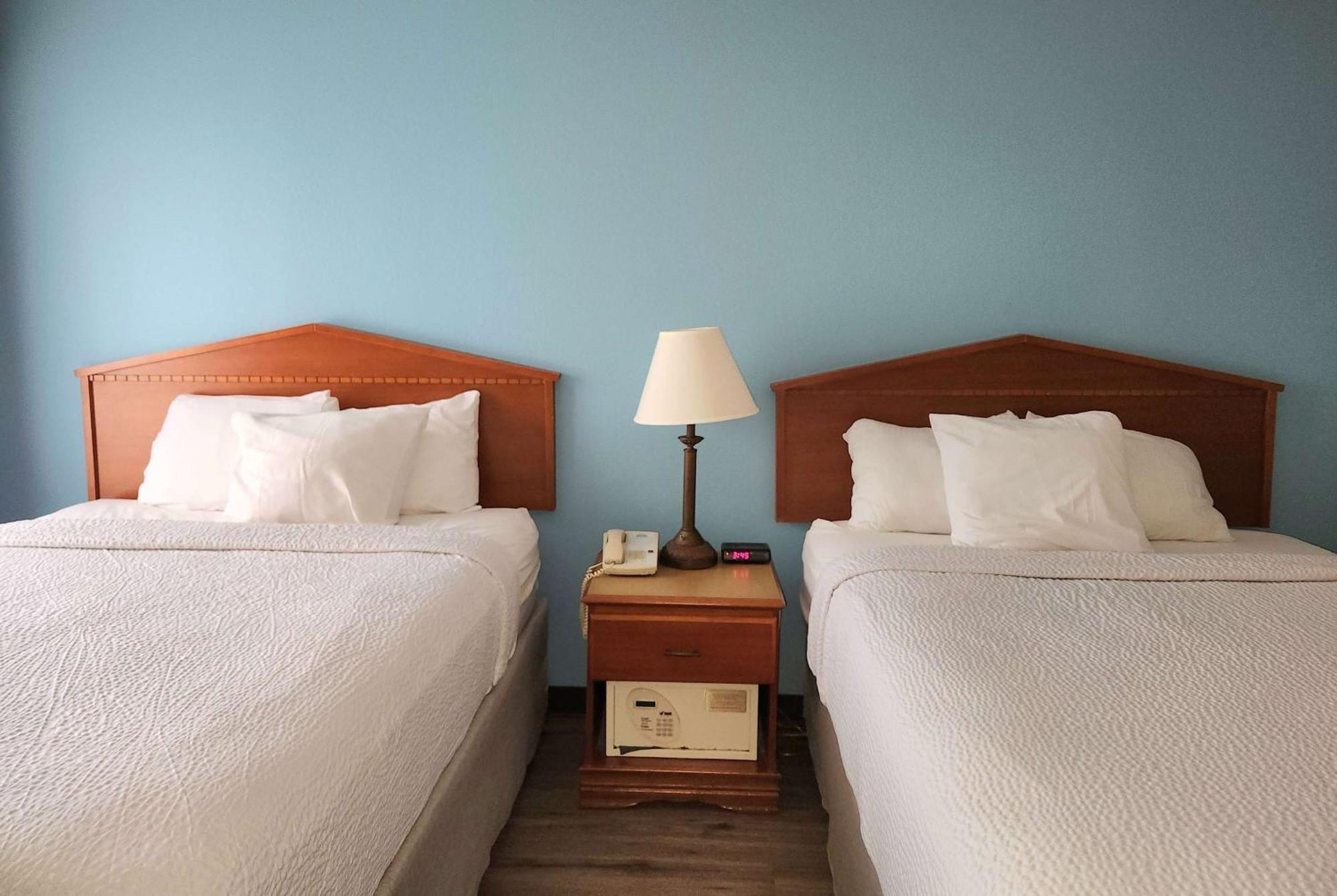 Hotel Days & By Wyndham
