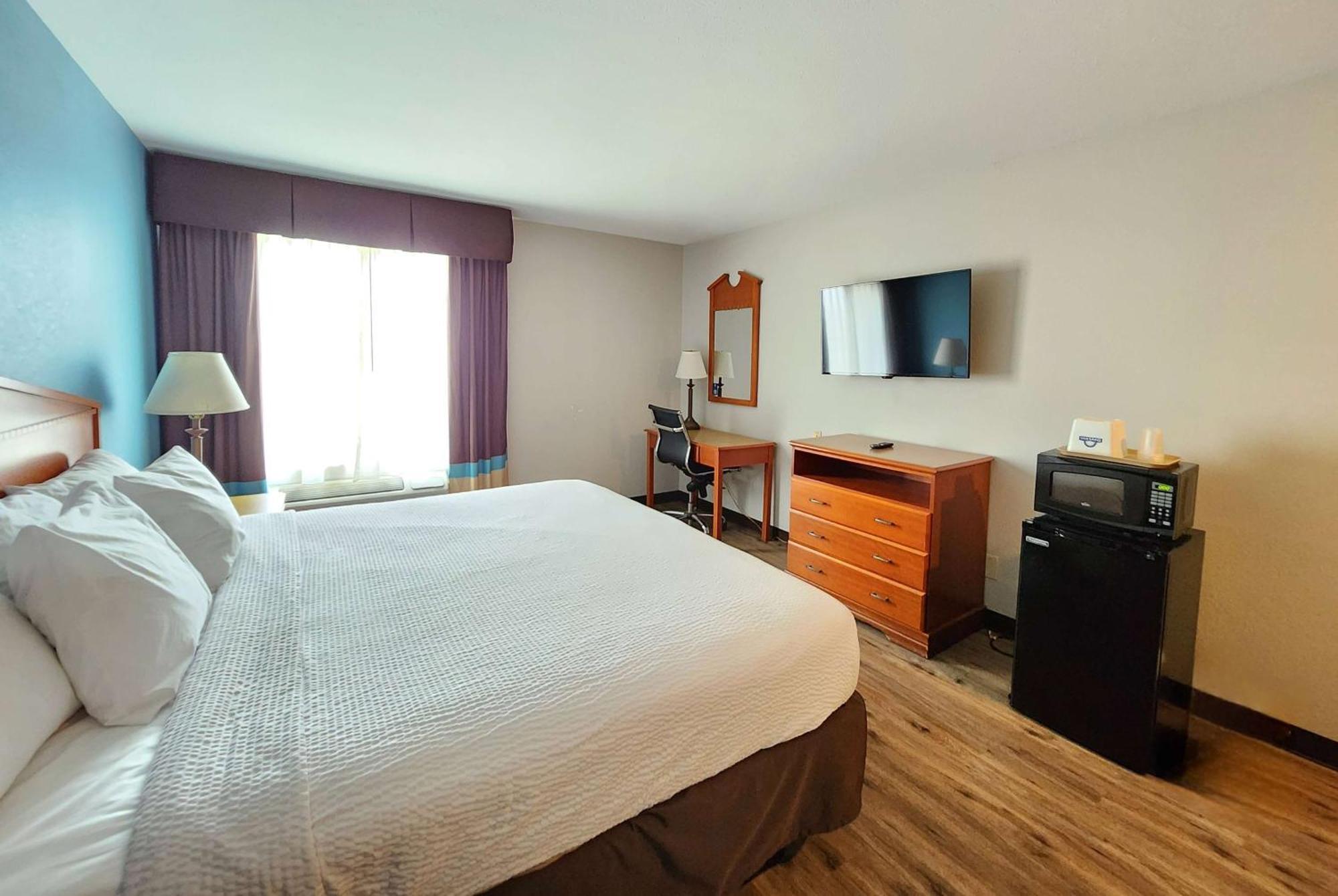 Hotel Days & By Wyndham