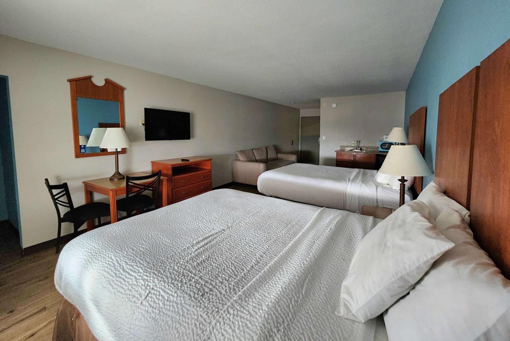 Days & By Wyndham Hotel 2*