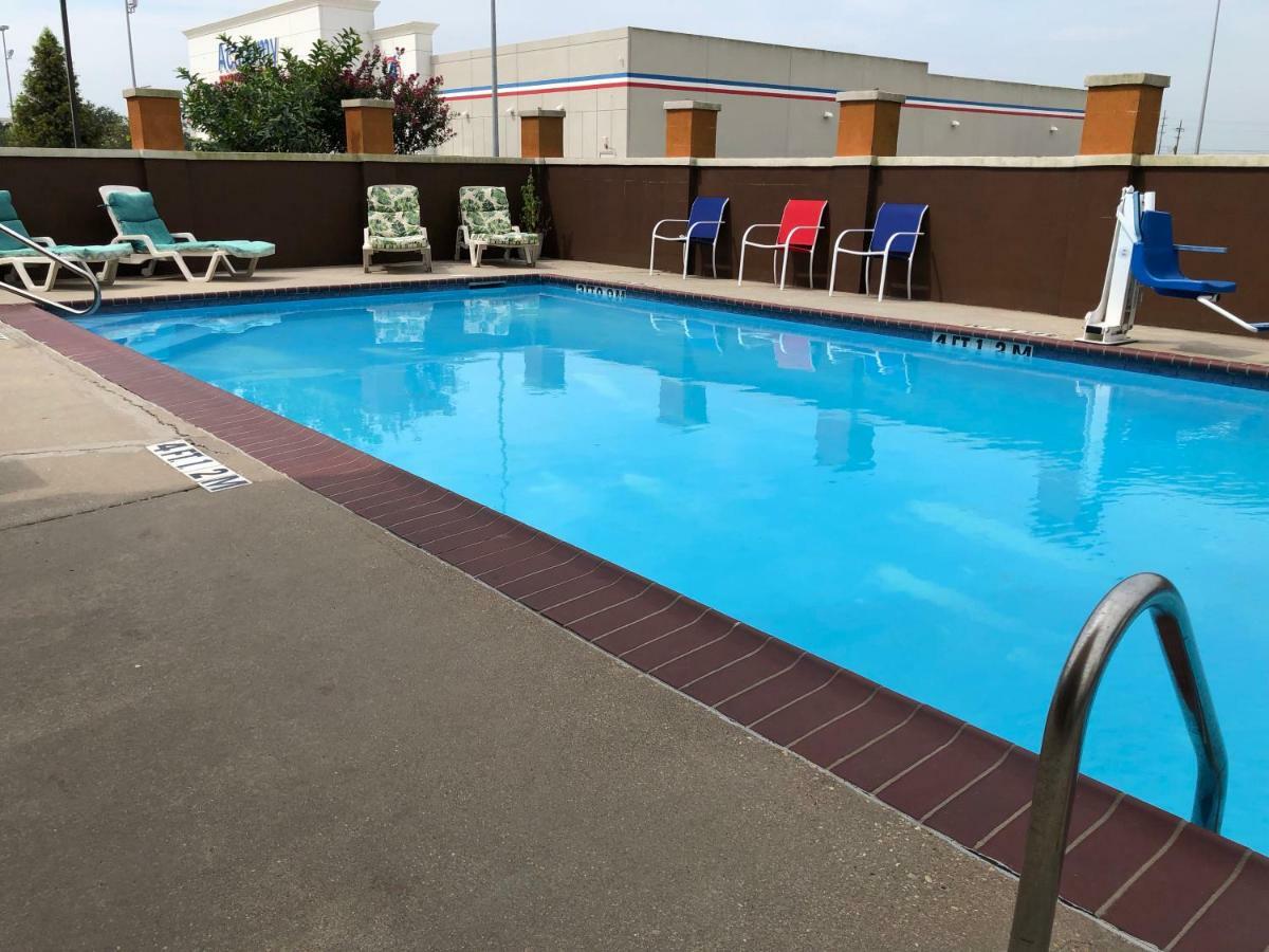 Hotel Days & By Wyndham